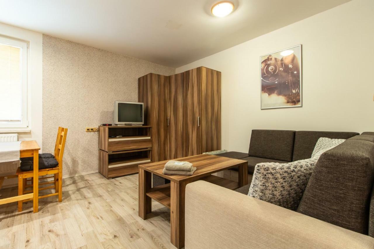 Restaurace Penzion Pod Sumarnikem Tvarozna Lhota Kültér fotó