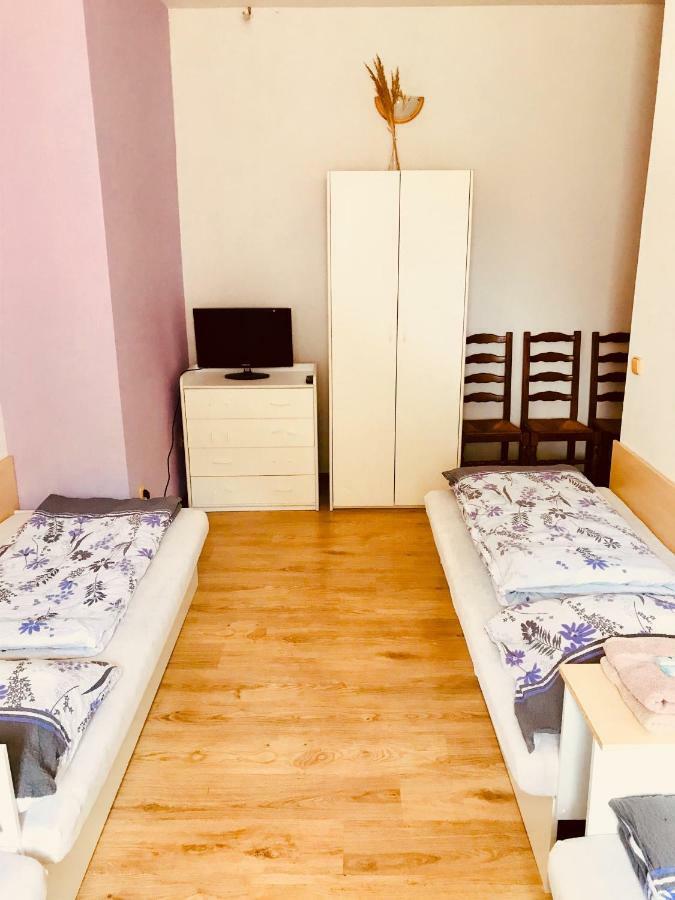 Restaurace Penzion Pod Sumarnikem Tvarozna Lhota Kültér fotó