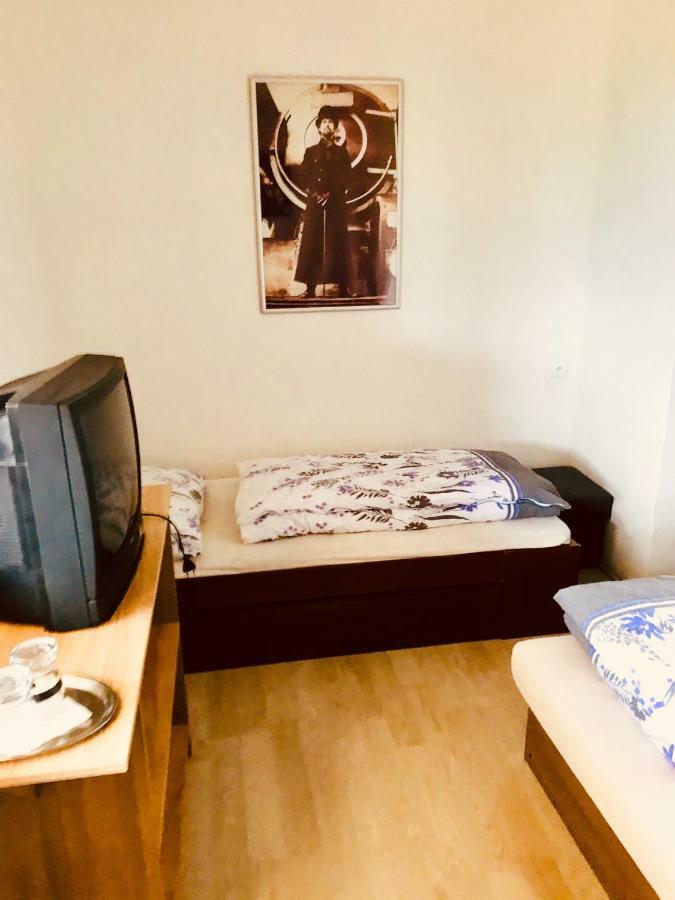 Restaurace Penzion Pod Sumarnikem Tvarozna Lhota Kültér fotó