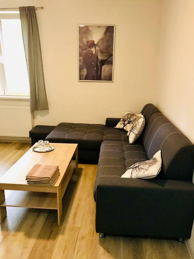 Restaurace Penzion Pod Sumarnikem Tvarozna Lhota Kültér fotó