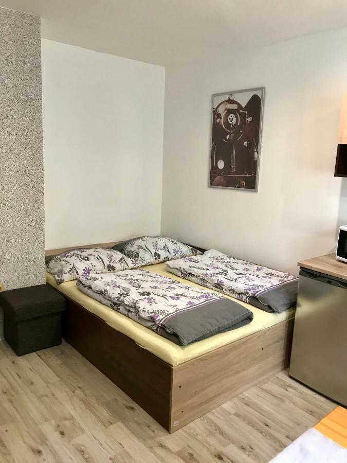 Restaurace Penzion Pod Sumarnikem Tvarozna Lhota Kültér fotó