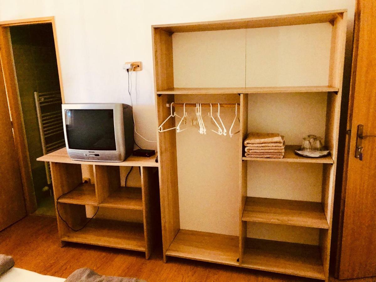 Restaurace Penzion Pod Sumarnikem Tvarozna Lhota Kültér fotó